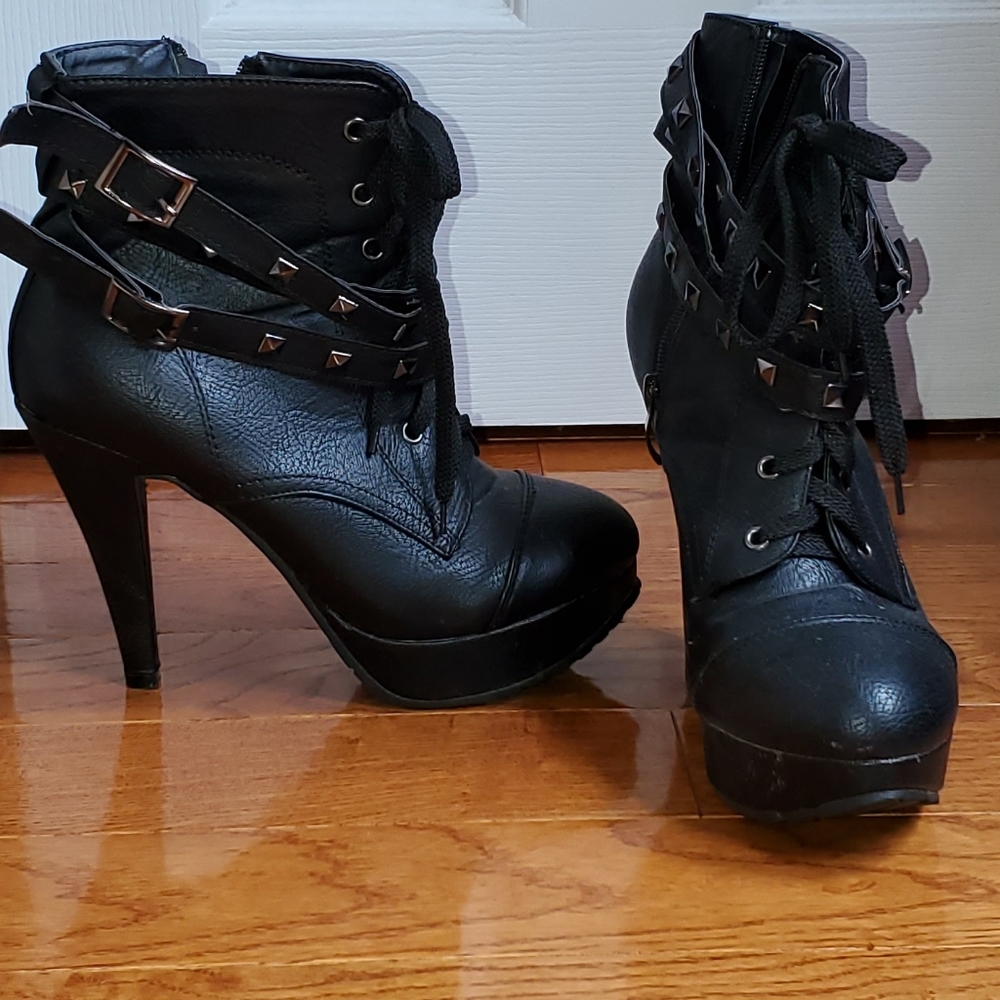 Black Heels Boots with studs